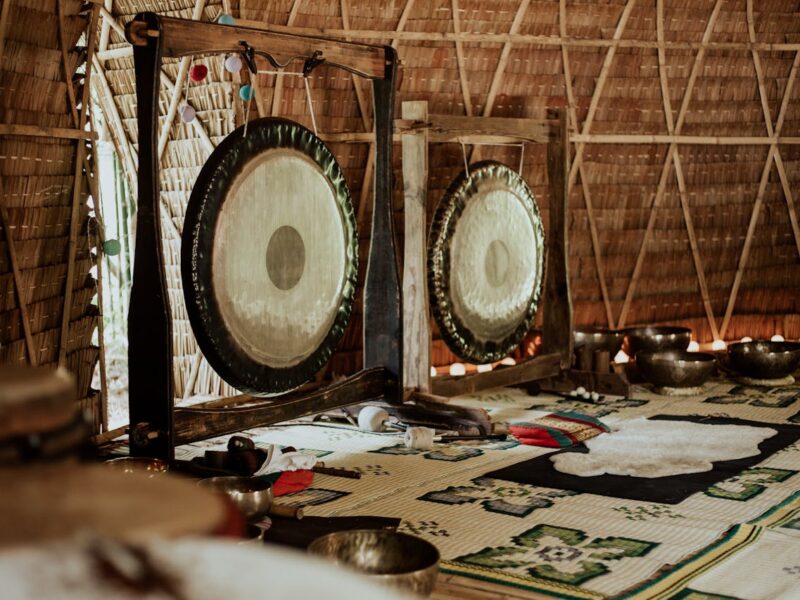 Immersive Sound Meditation in the Desert Oasis